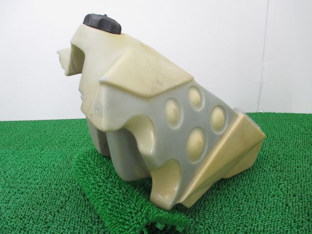 フサベルFE600SM タンク 160166601 純正 バイク 部品 コケキズ無し 割れ欠け無し 車検 Genuine 【中古】 51 フサベルFE600SM タンク 160166601 純正 バイク 部品 コケキズ無し