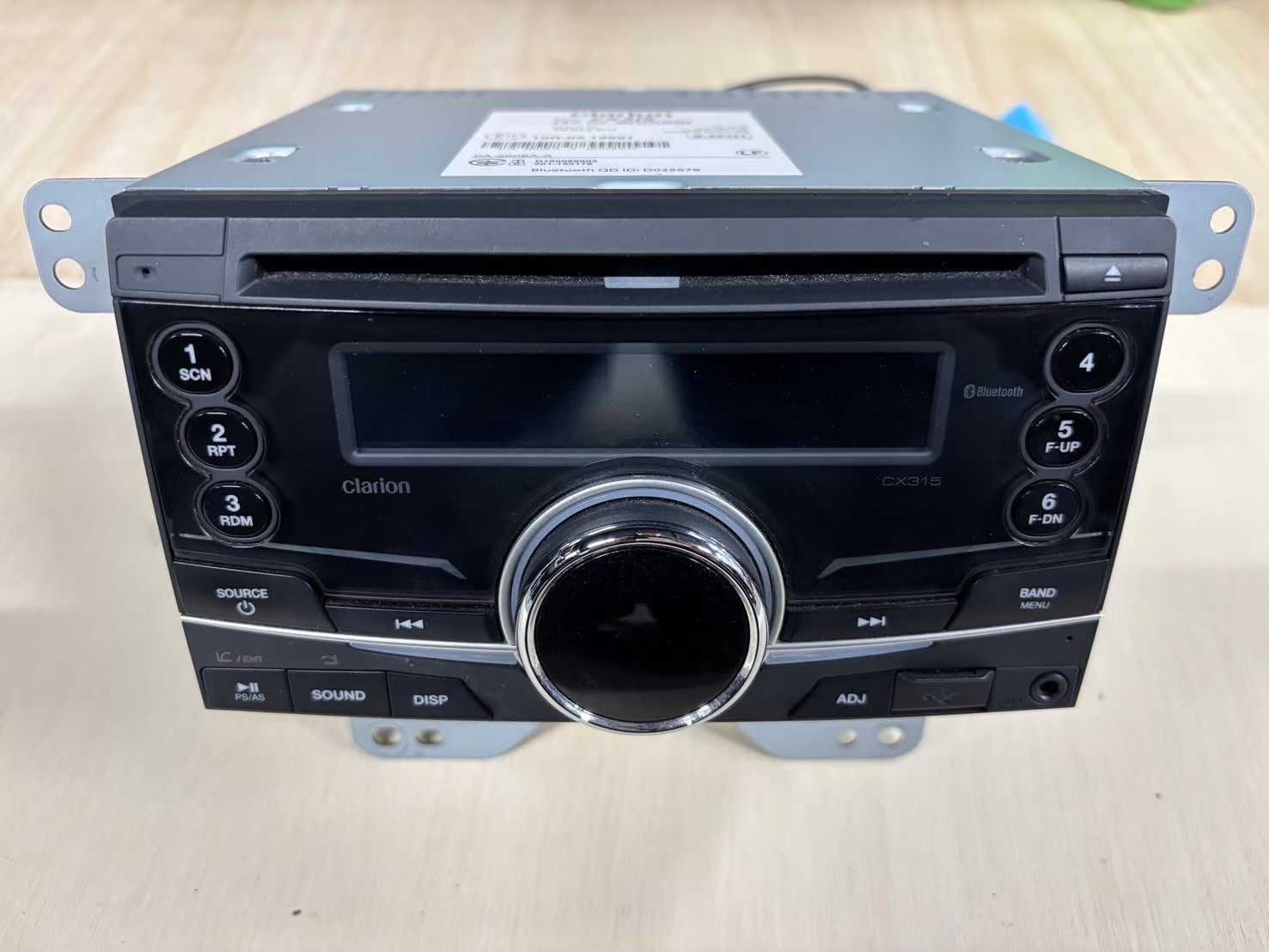 ほぼ新品 日野系トラック 12V車純正 ※Clarion(クラリオン)※ML235828