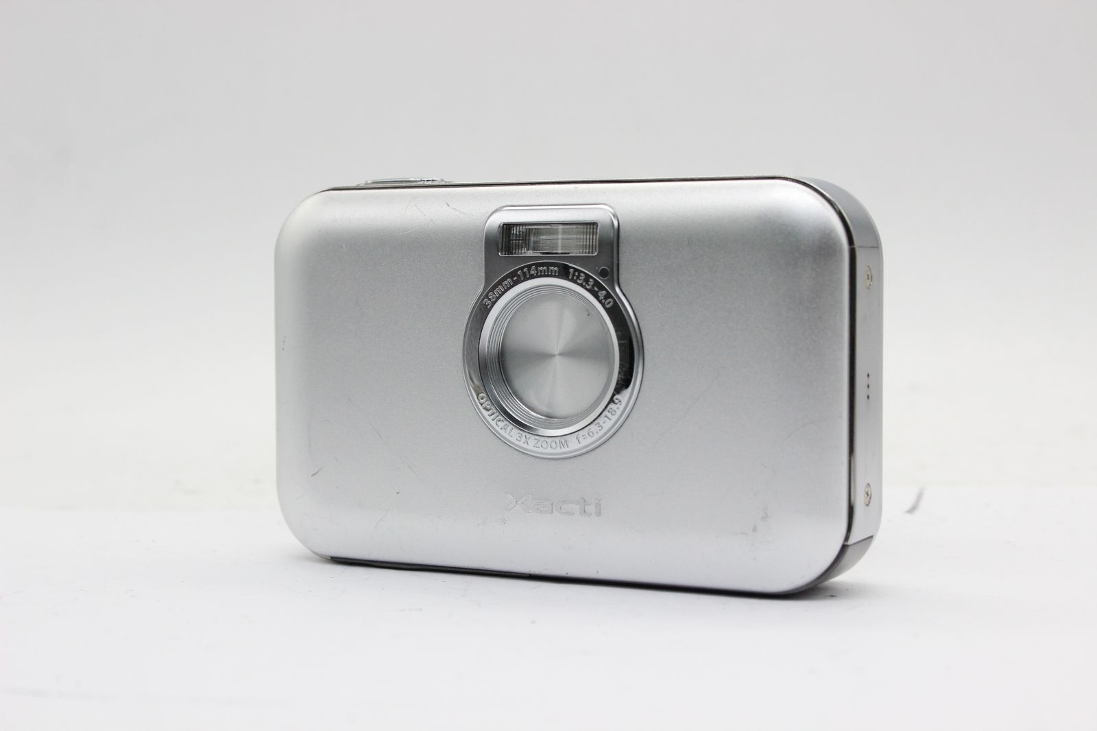 カメラ本体【希少】サンヨーSANYOデジタルカメラ DSC-E6 Xacti 3xZoom 
