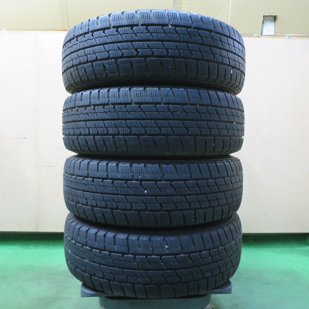 キレイ！8.5分☆195/65R15 スタッドレス グッドイヤー アイスナビ ZEA2 