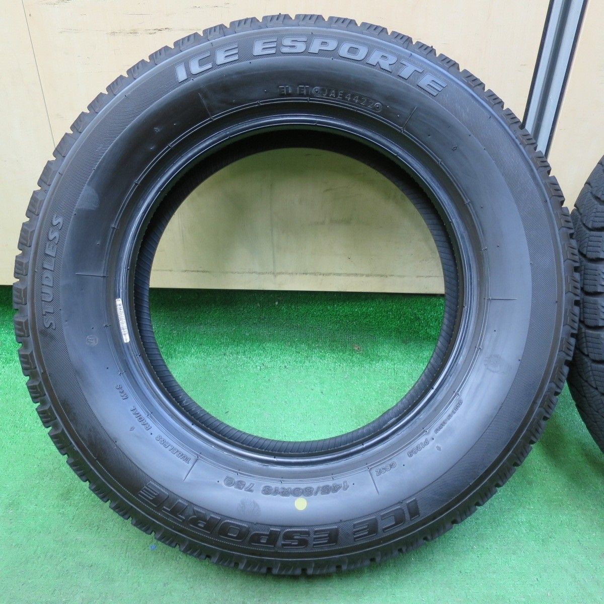 2022年 バリ溝 145/80R13 ice FRONTAGE （A0311） バリ溝！22年！ほぼ10分☆スタッドレス 145/80R13 アイスエス