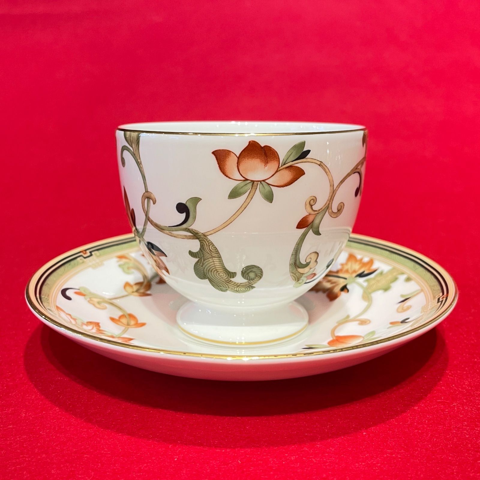 廃盤品】ウェッジウッド WEDGWOOD オベロン カップ＆ソーサー - メルカリ