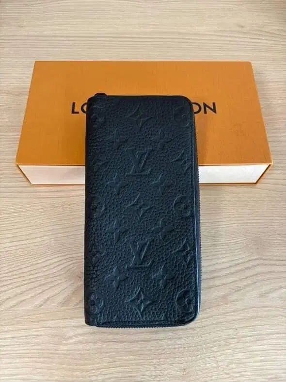Louis Vuitton ルイヴィトン トリヨン モノグラム ファスナー 長財布