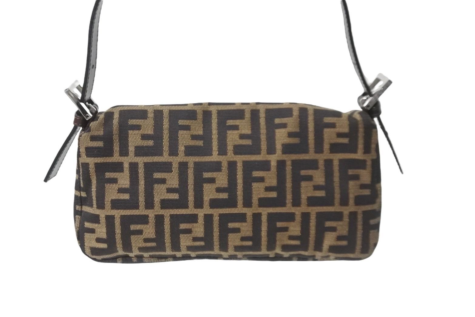 【レアカラー】FENDI ズッカ柄マンマバケット ワンショルダーバッグ FENDI フェンディ ズッカ柄 マンマバケット ワンショルダーバッグ