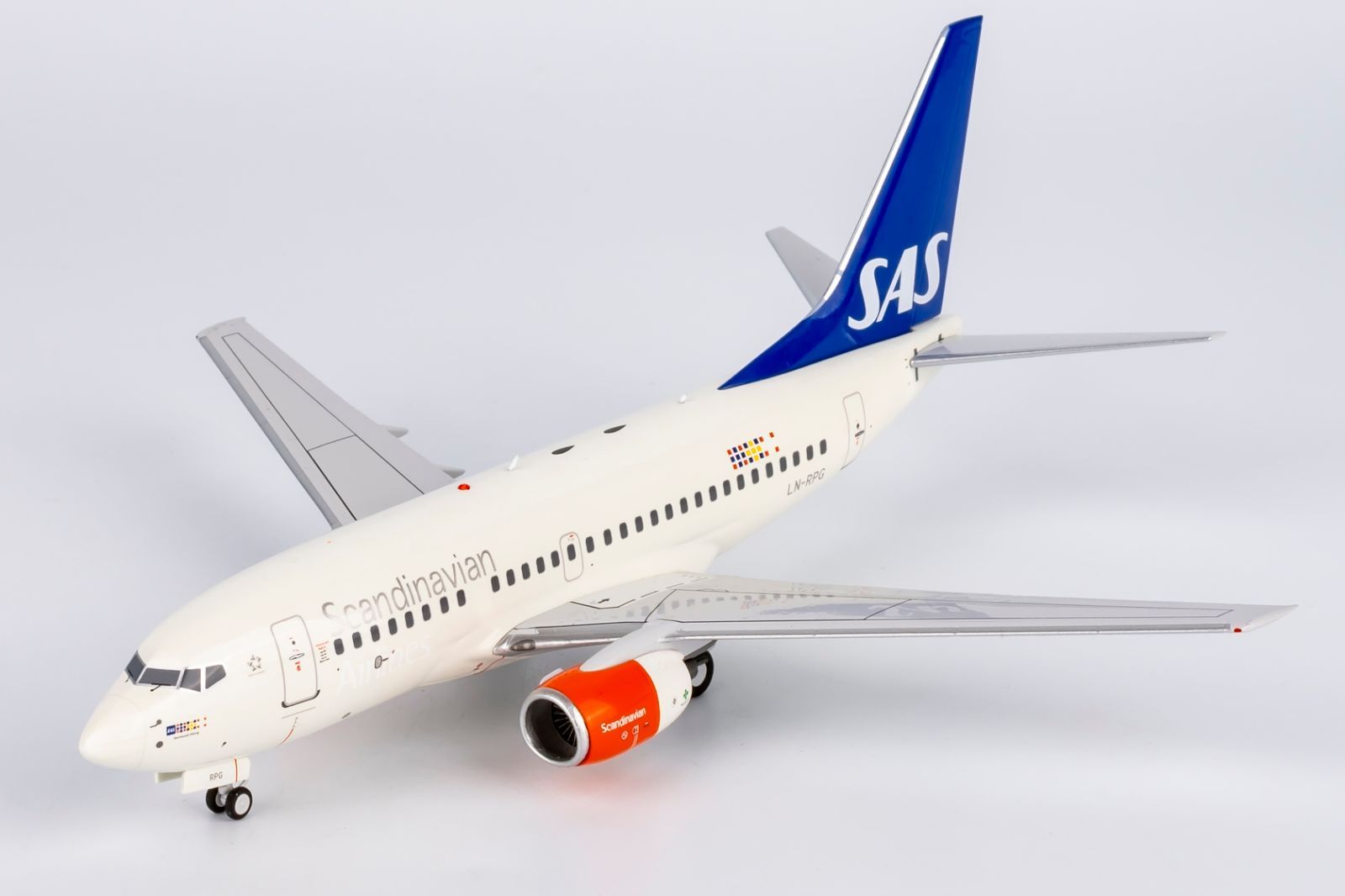 737-600