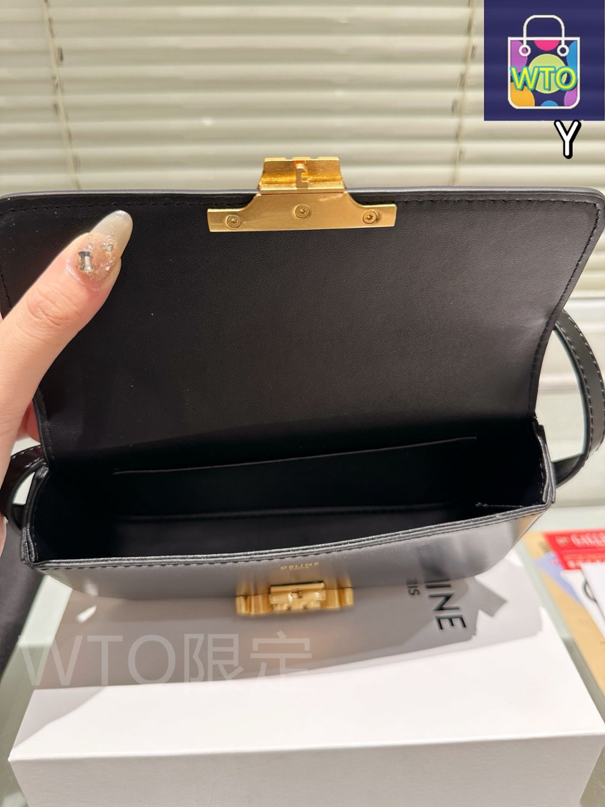 美品✨希少 CELINE セリーヌ ブルー トリオンフ総柄　傘　入手困難 美品 稀少】CELINE セリーヌ 傘 晴雨兼用傘 折りたたみ 総柄