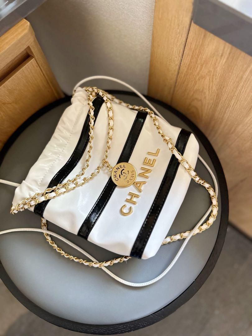 CHANEL シャネル