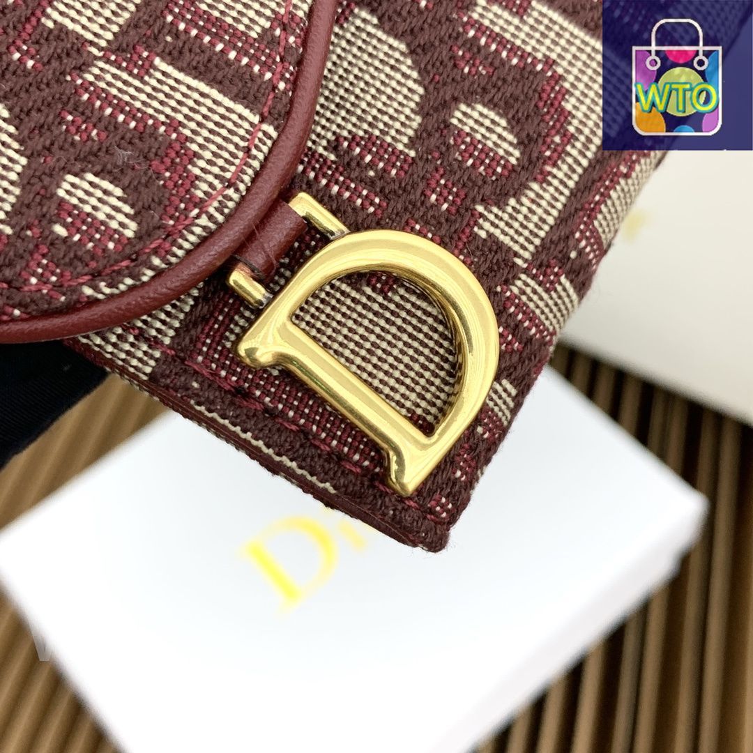 【新品未使用】ワンオーナー品 DIOR折り財布 オブリーク ロータスウォレット DIOR財布《使いやすい♡》SADDLE ロータスウォレット (Dior