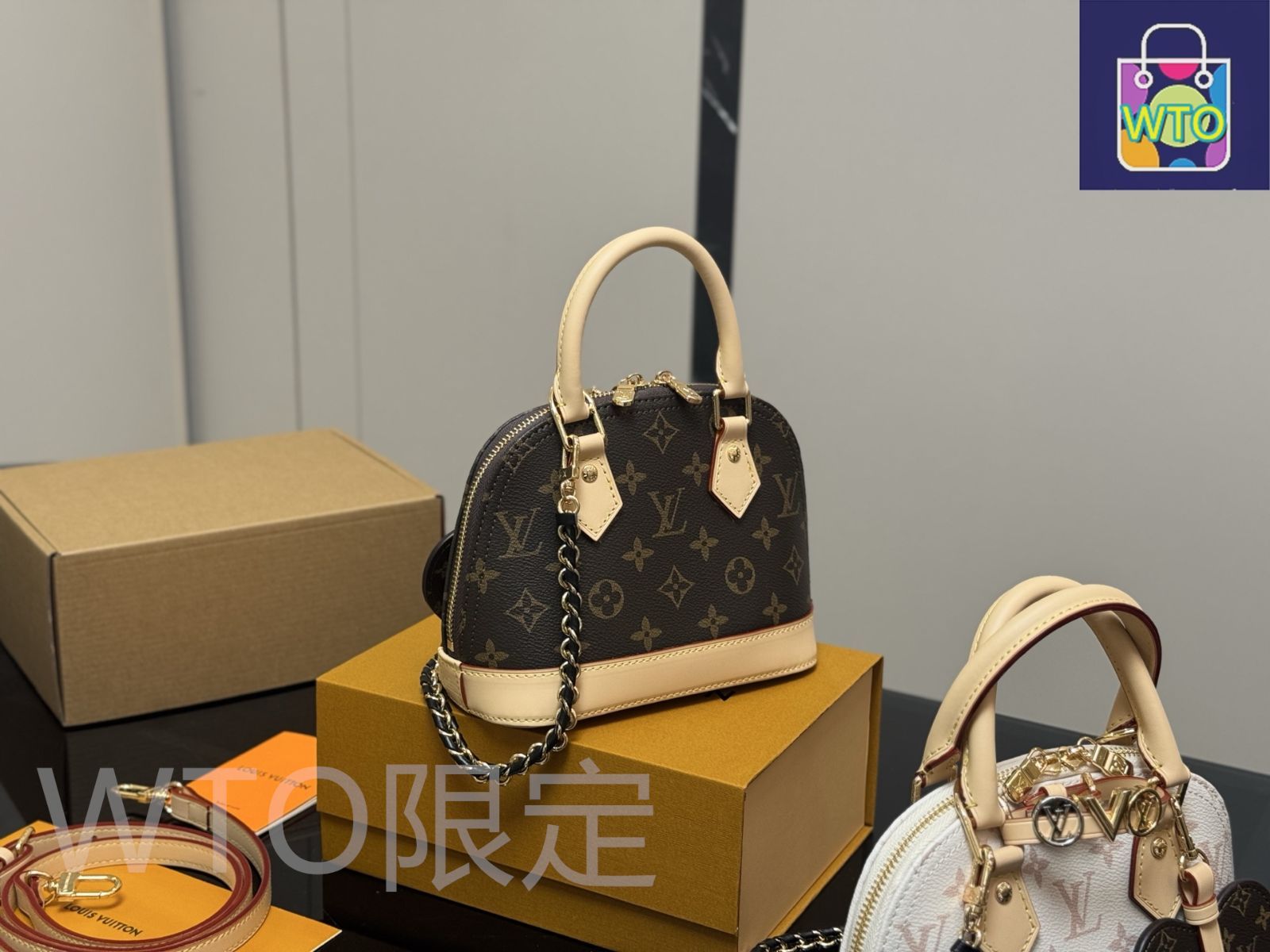 LOUIS VUITTON ヴェルニ ミニフォーサイス ハンドバッグ ブロンズ LOUIS VUITTON ヴェルニ ミニフォーサイス ハンドバッグ