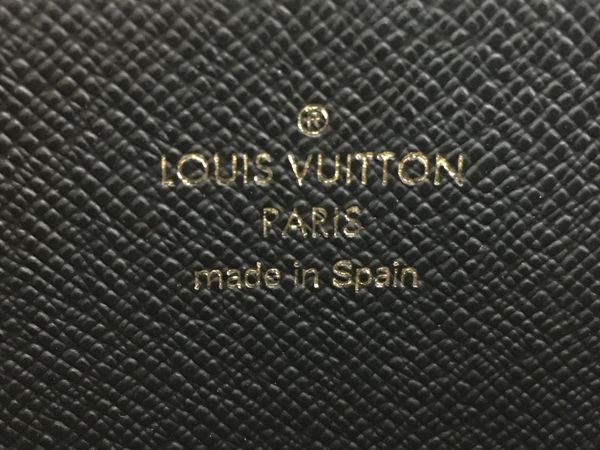 Louis Vuitton ルイヴィトン クラフティ ジッピーウォレット M69436