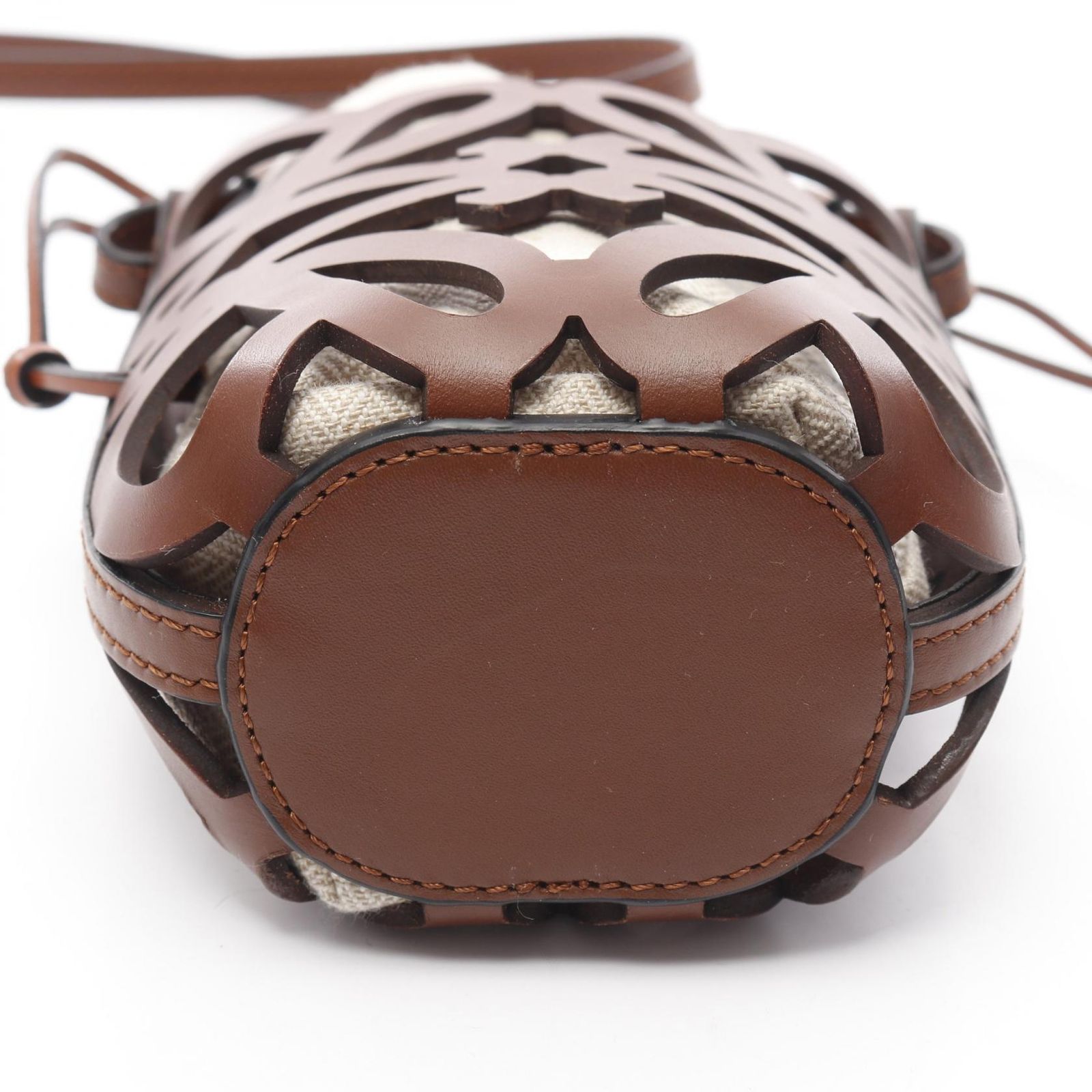 ロエベ LOEWE ショルダーバッグ アナグラム カットアウト ポケット 
