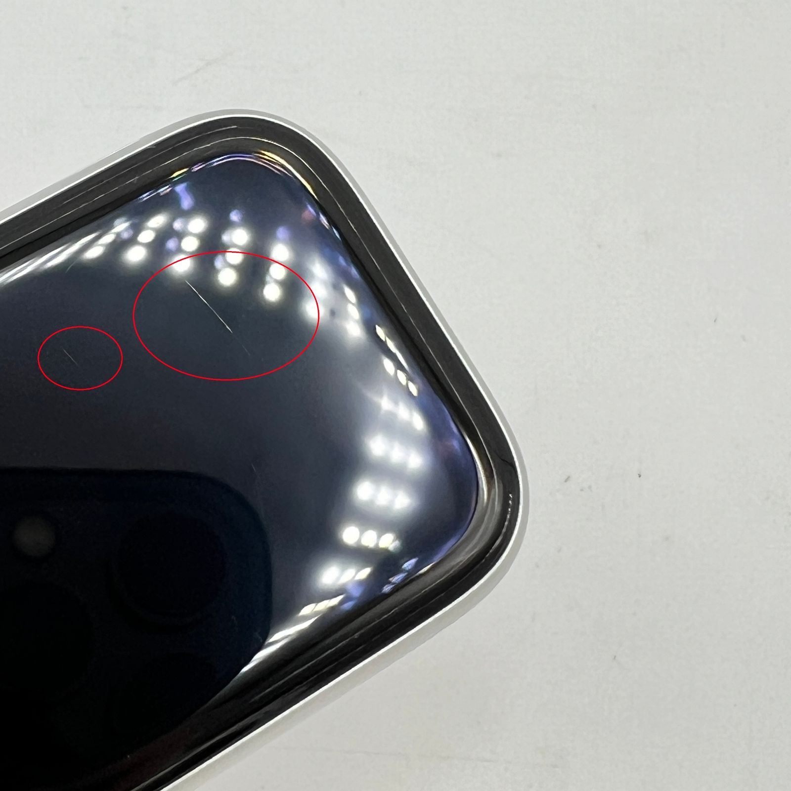 シルバーアルミニウム レッドスポーツバンド