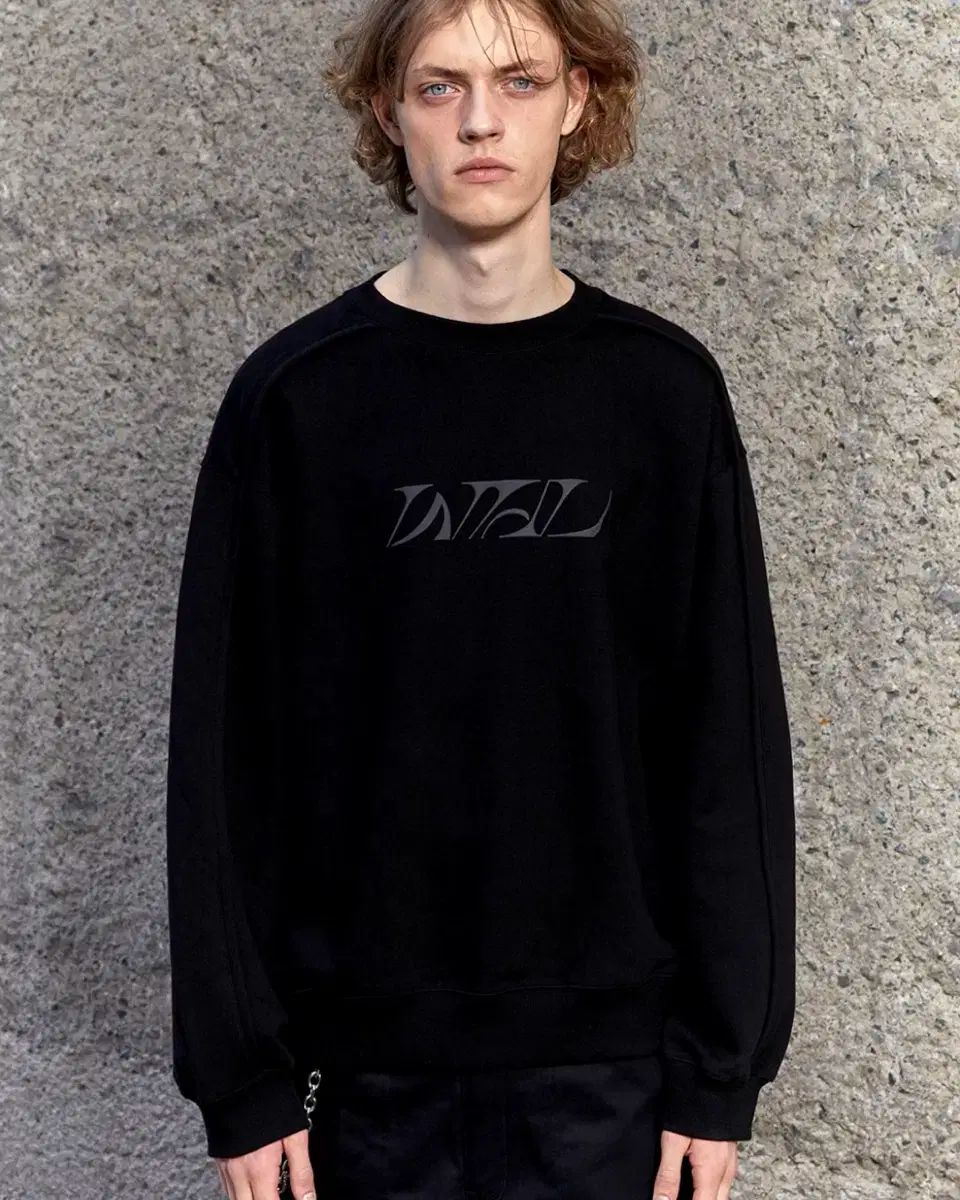 ★送料・関税込★WOOALONG★Slash semi over fit sweatshirt★ WOOALONG(ウアロン) Slash semi over fit sweatshirt 黒 S