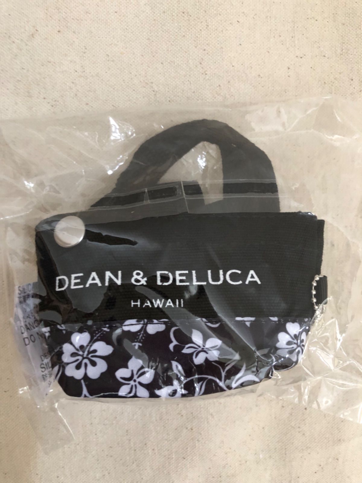 DEAN & DELUCA ハワイ限定　ハイビスカス エコバッグ　チャーム付き HIBISCUS 3 WAY TOTE BAG - DEAN & DELUCA HAWAII