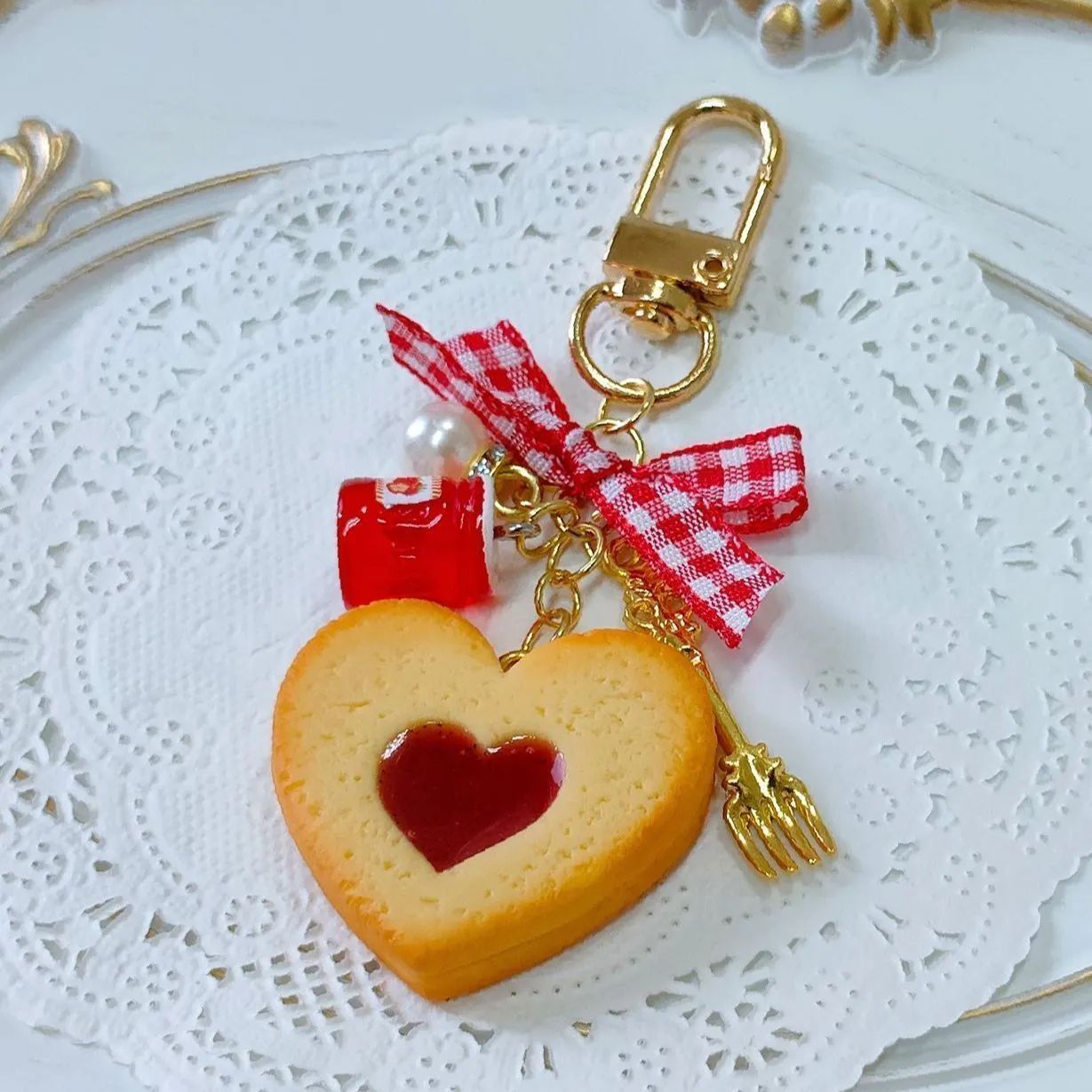 ハンドメイド ハートのジャムクッキーのキーホルダー フェイクスイーツ 