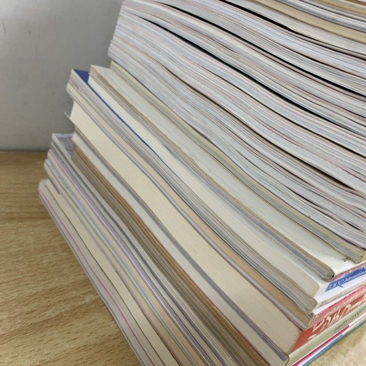 パッチワークを楽しむ方へ　まとめ売り パッチワーク教室 色合わせを楽しむスクラップキルト - メルカリ