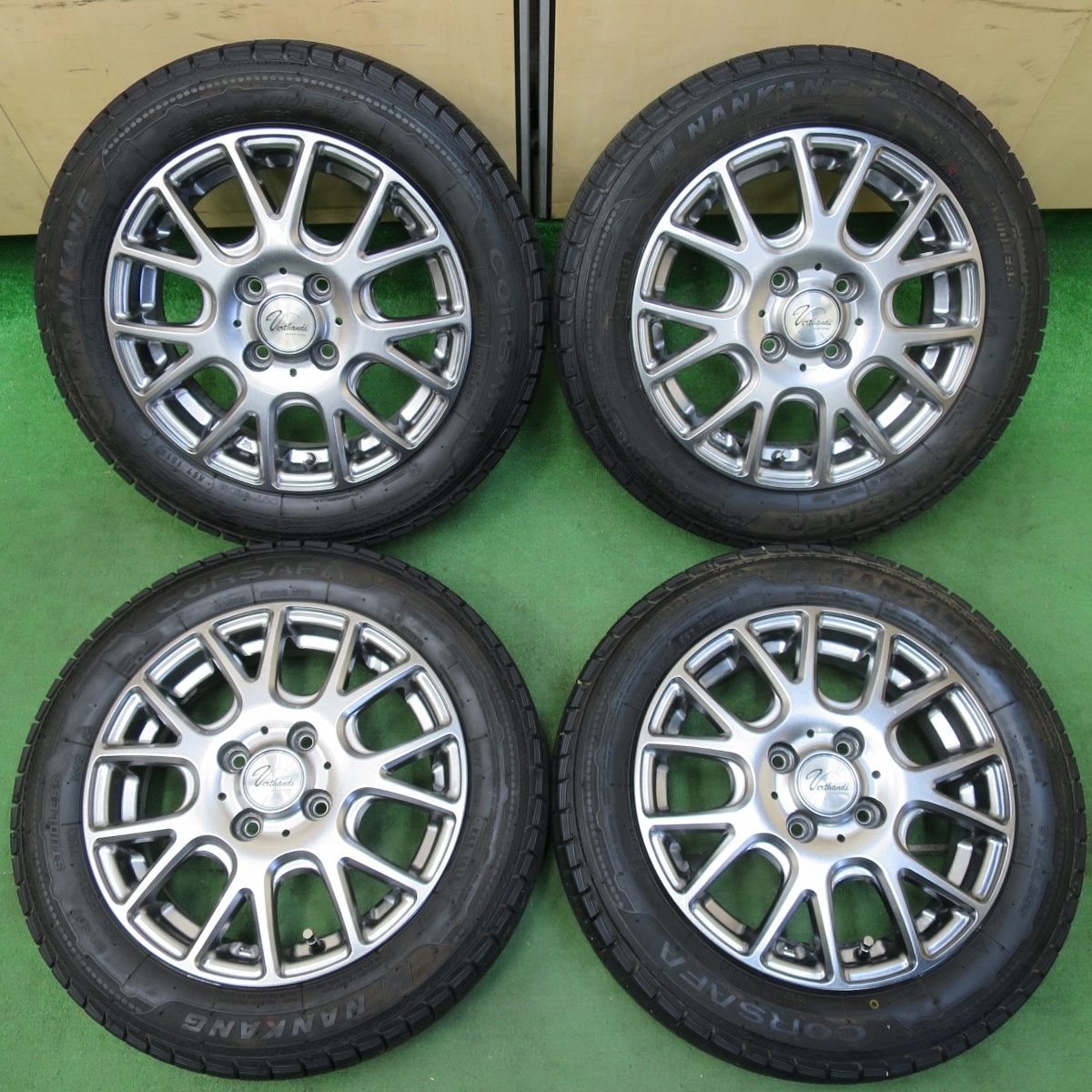 [送料無料] バリ溝！キレイ！9分スタッドレス 155/65R14 ナンカン CORSAFA Verthandi ヴェルザンディ ヴェルサンディ 14インチ PCD100/4H4103011イス