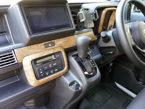 N-VAN