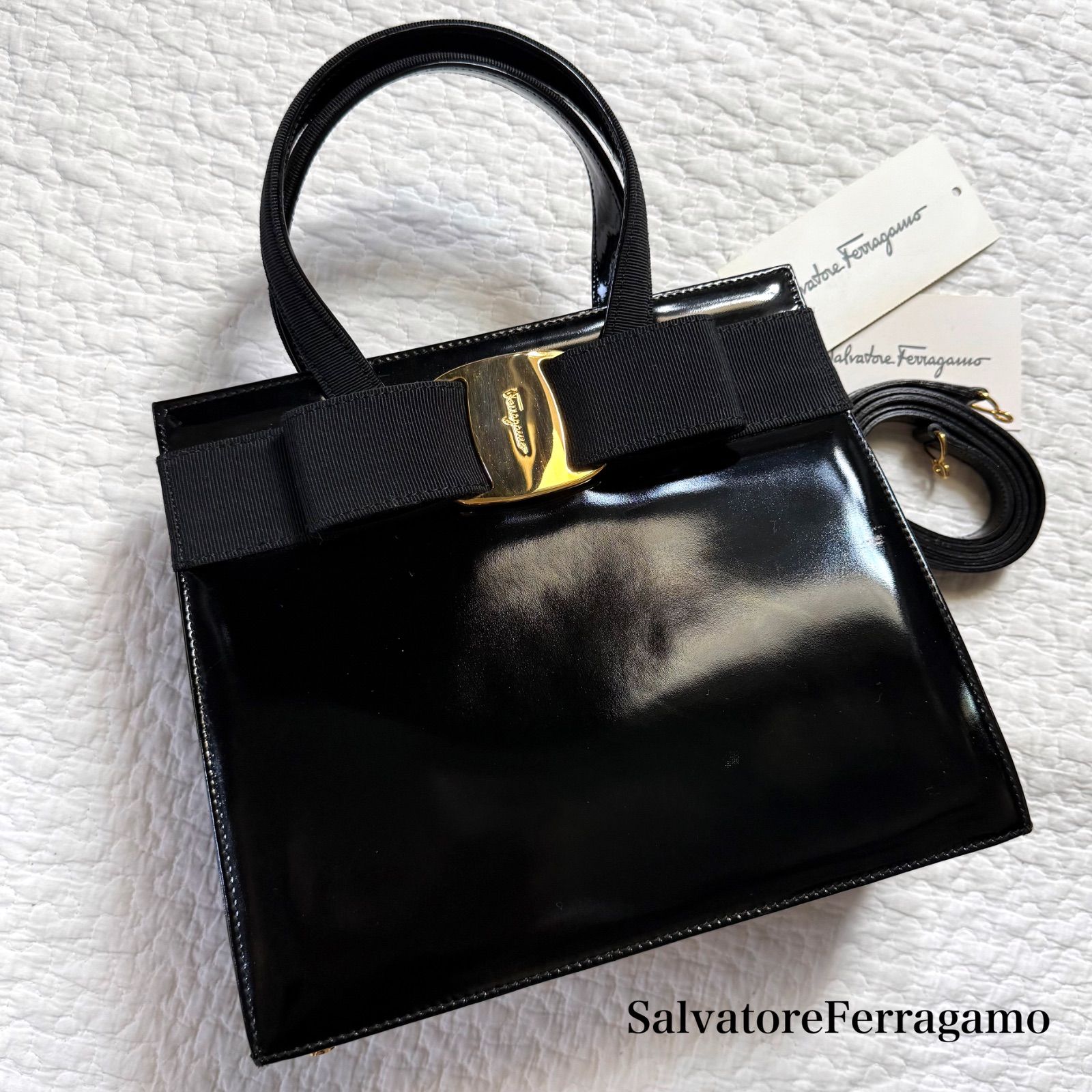 Ferragamo 二つ折り財布 フェラガモ ヴァラリボン - レザー | ヴァラ