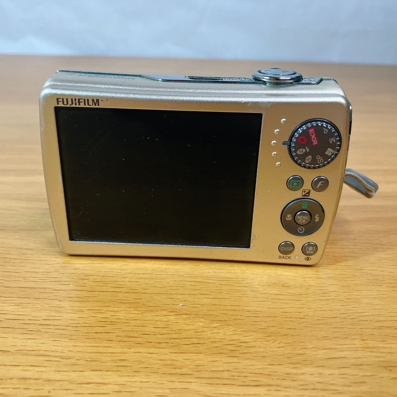 専用 FUJIFILM FinePix F200EXR コンデジ 動作未確認 バッテリーなし