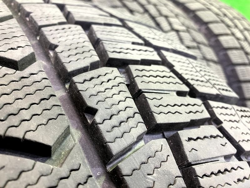 スタッドレス