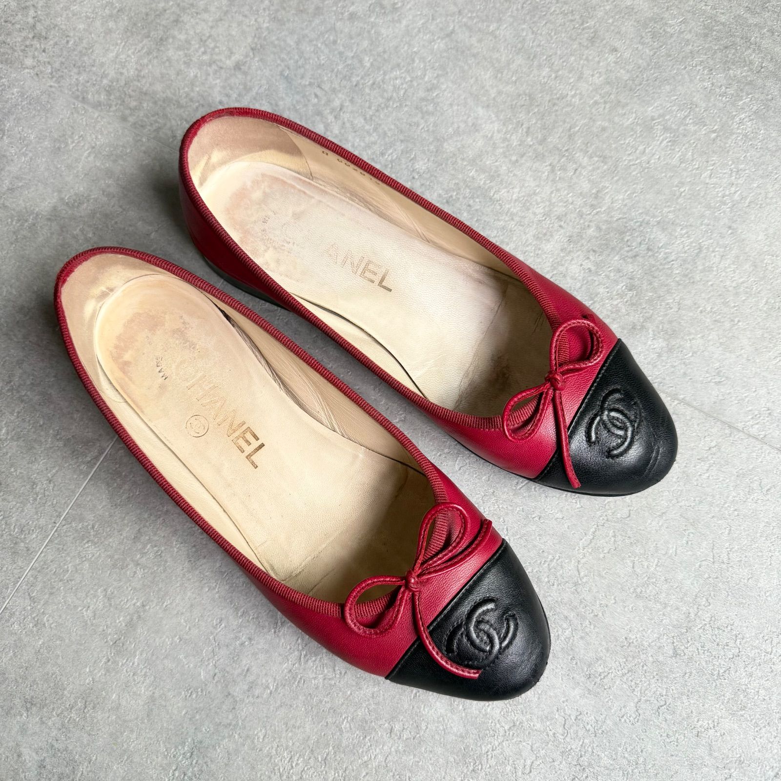 CHANEL　フラットシューズ　パンプス　ココマーク　リボン　レザー CHANEL シャネル ココマーク リボンバレエシューズ フラットシューズ