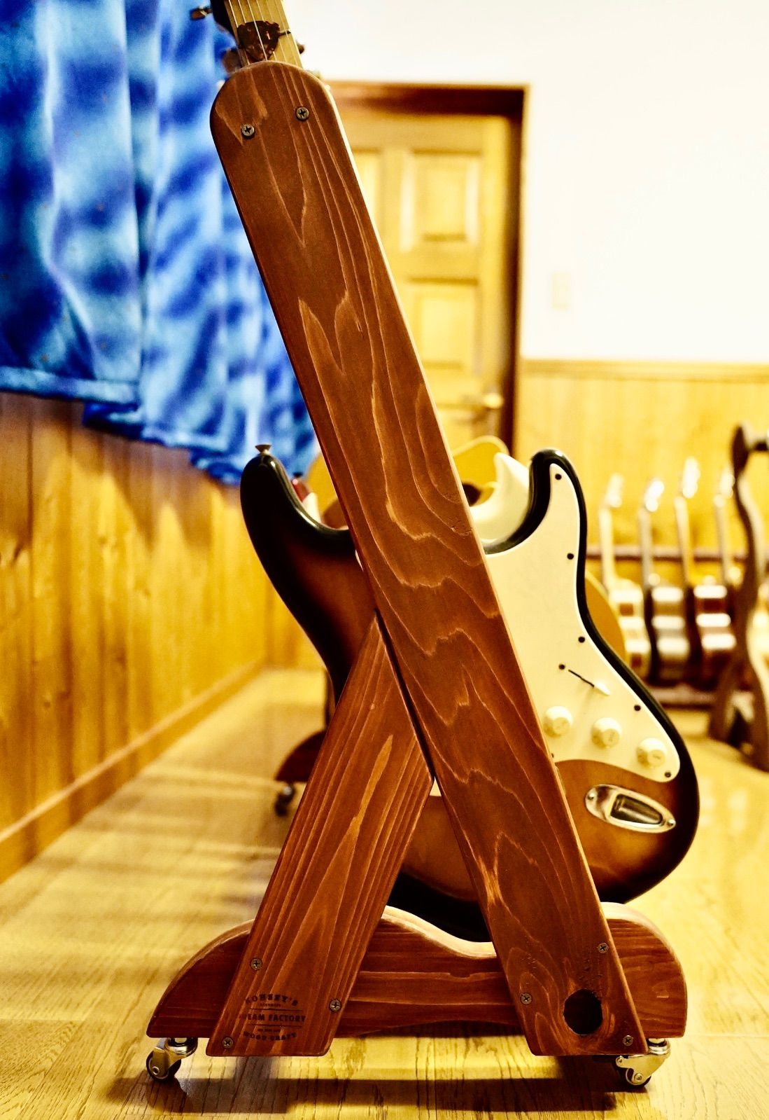 木製ギタースタンド