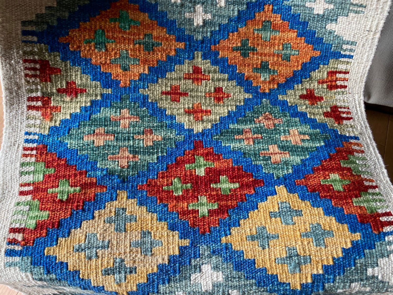 手織りアフガニスタンキリムとても素敵です