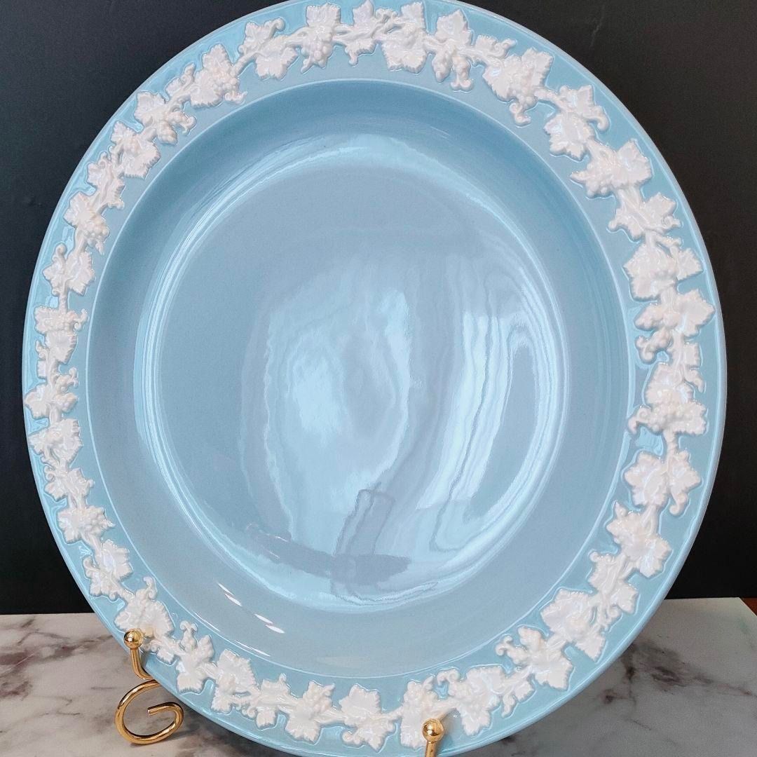 ☆廃盤品☆ウェッジウッド ディナープレート エンボス クイーンズ