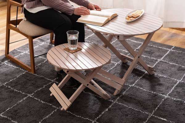 パイン の折りたたみ式ラウンドテーブル