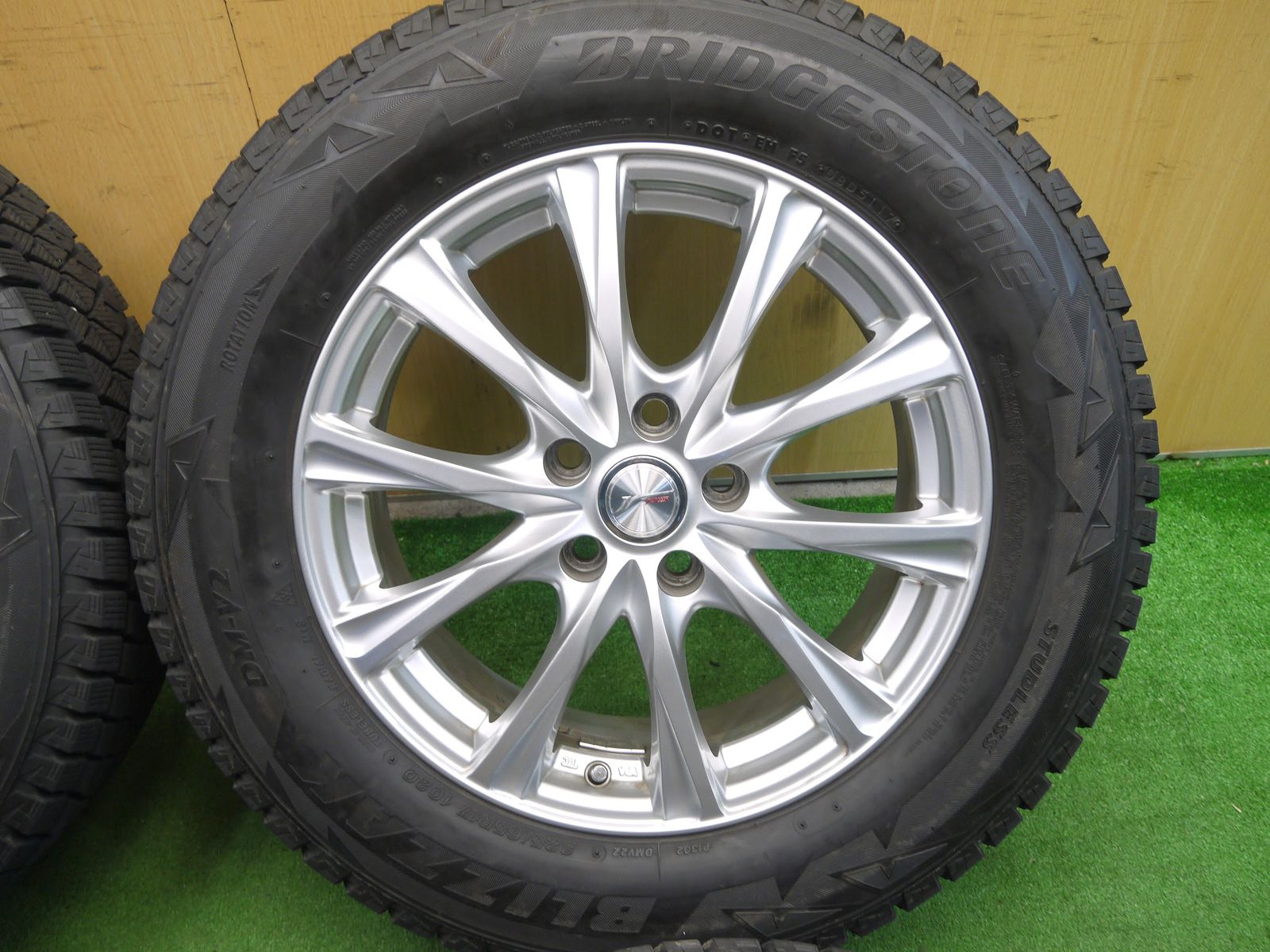 ◆JOKER社外ホイール17インチ★225/65R17★23年スタッドレスタイヤ ◇JOKER社外ホイール17インチ☆225/65R17☆23年スタッドレスタイヤ