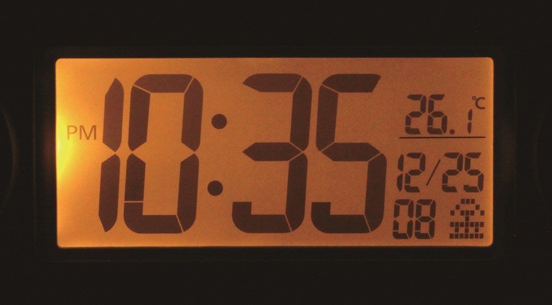 【人気商品】ダブル アラーム u0026 20種音 白 デジタル 電波時計 フィットバトラージューク 目覚まし時計 大音量 8RZ177SR03 リズム(RHYTHM)