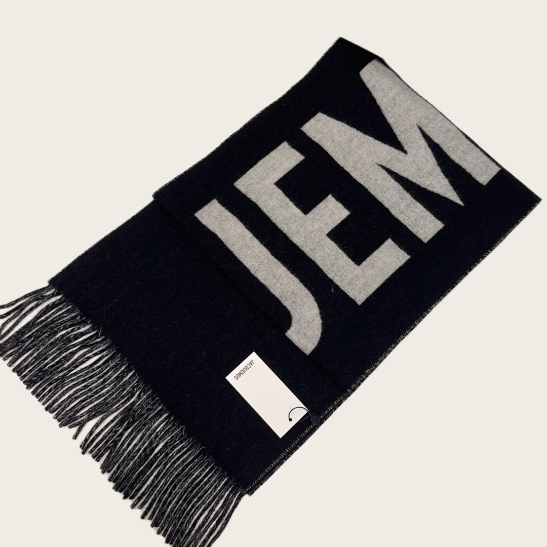 JACQUEMUS ジャックムス マフラー ロゴマフラー ブラック 35