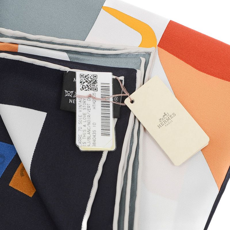 エルメス カレ70 ♡「Is this a love story?」 カレ 70 《イズ・ディス