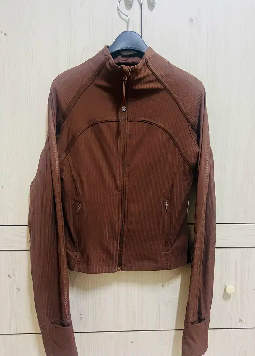 ルルレモン ディファイン クロップドジャケット ブラウン 6サイズ