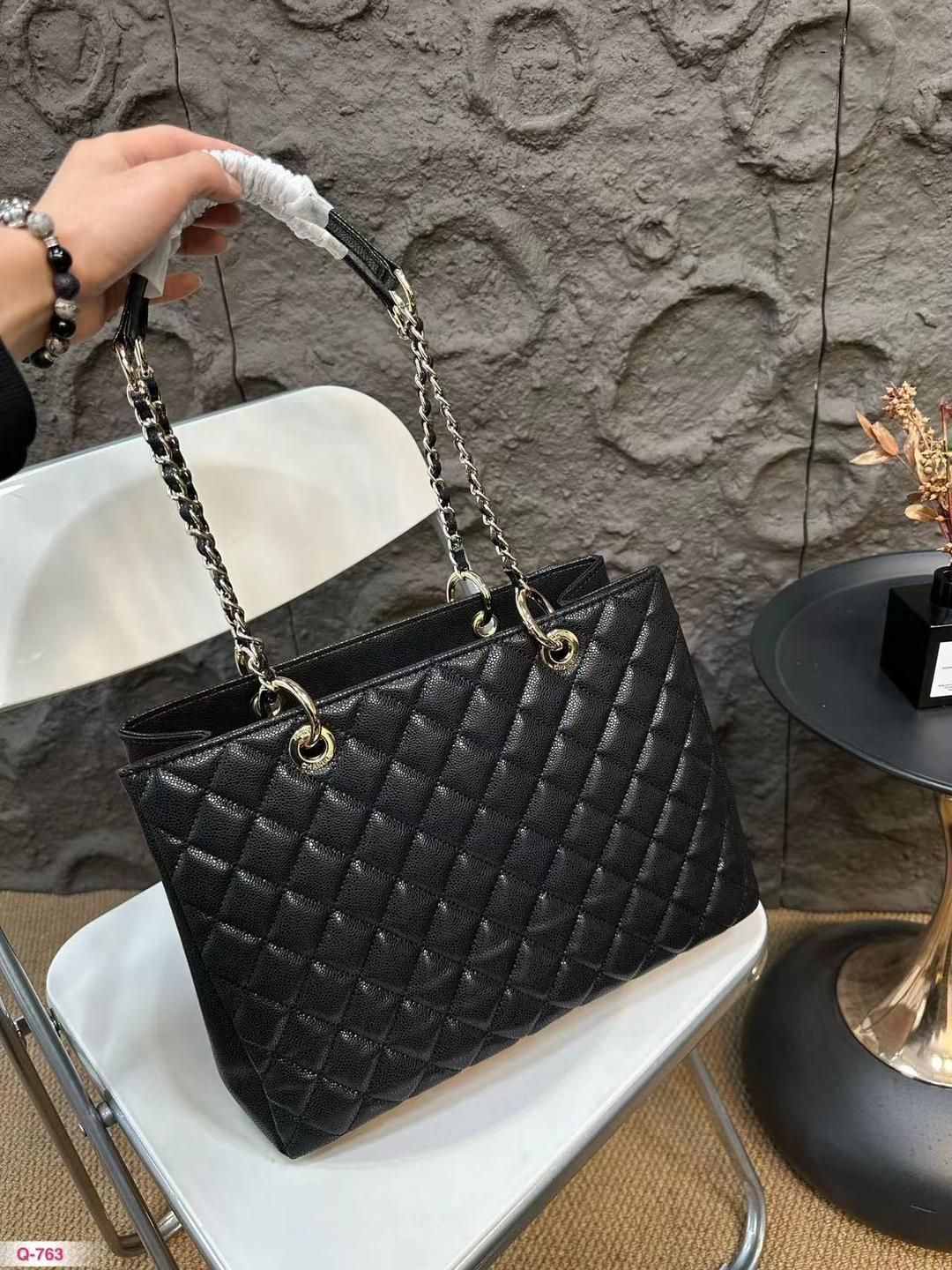 【超希少なブラック文字】CHANEL★ショルダーバック 美品?CHANEL シャネル ショルダーバッグ 黒｜本日限定特価｜新品