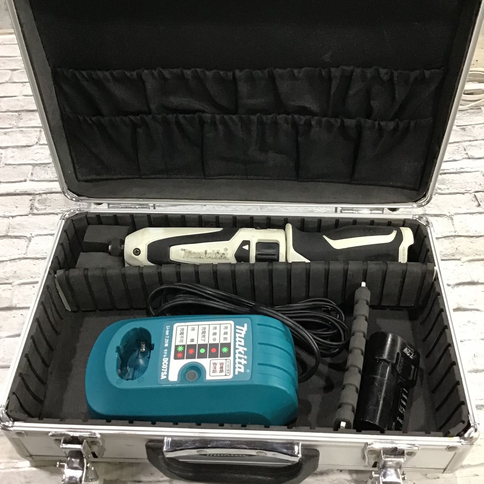 マキタ(makita) コードレスペンインパクトドライバ TD021DSW【川口店】