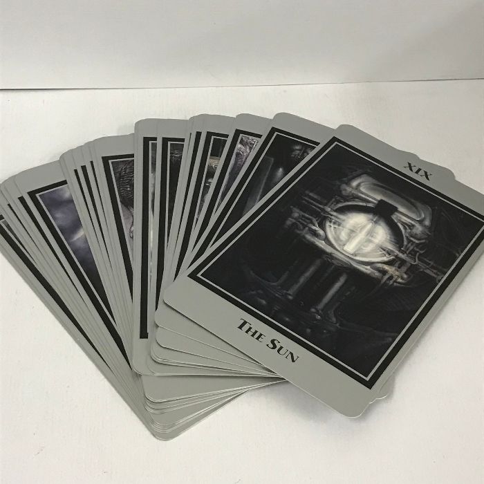 希少】タロットカード HRギーガー 洋書 エイリアン TAROT