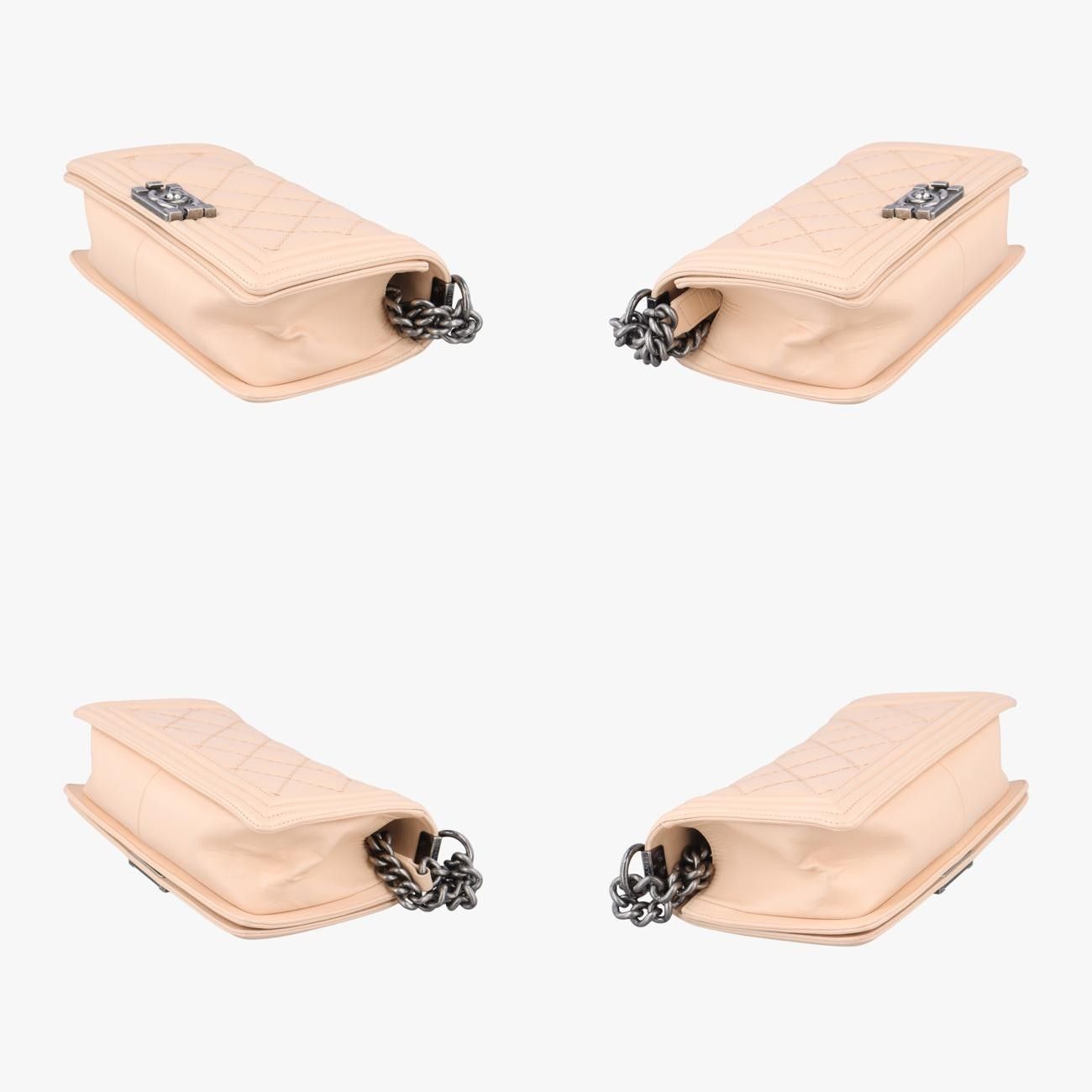 シャネルChanelボーイシャネルベージュレザーA9210518989190