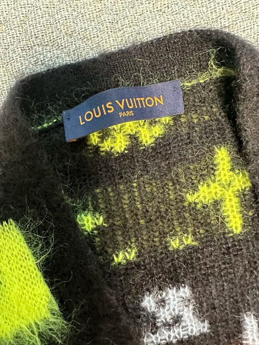 Louis Vuitton？ マルチカラー カーディガン 1094000956329576_01_5902.jpeg