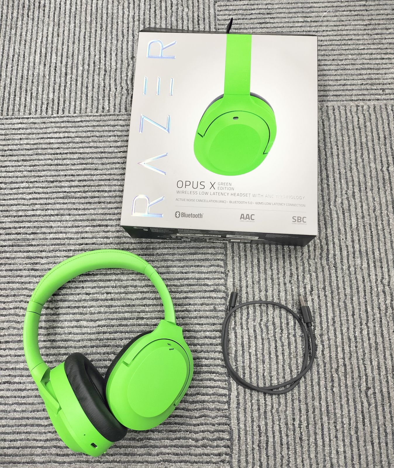 Razer Opus X - Green ワイヤレス ゲーミングヘッドセット アクティブノイズキャンセリング搭載(ANC) 60ms 低レイテンシー接 Razer Opus X Green Active Noise Cancellation Headset - RZ04-03760400-R3U1