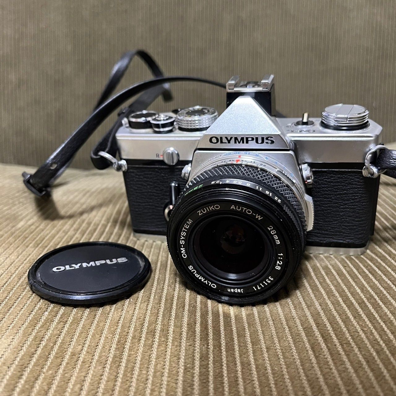 オリンパス OLYMPUS OM-1 / OLYMPUS ZUIKO AUTO-W 28mm F28 単焦点