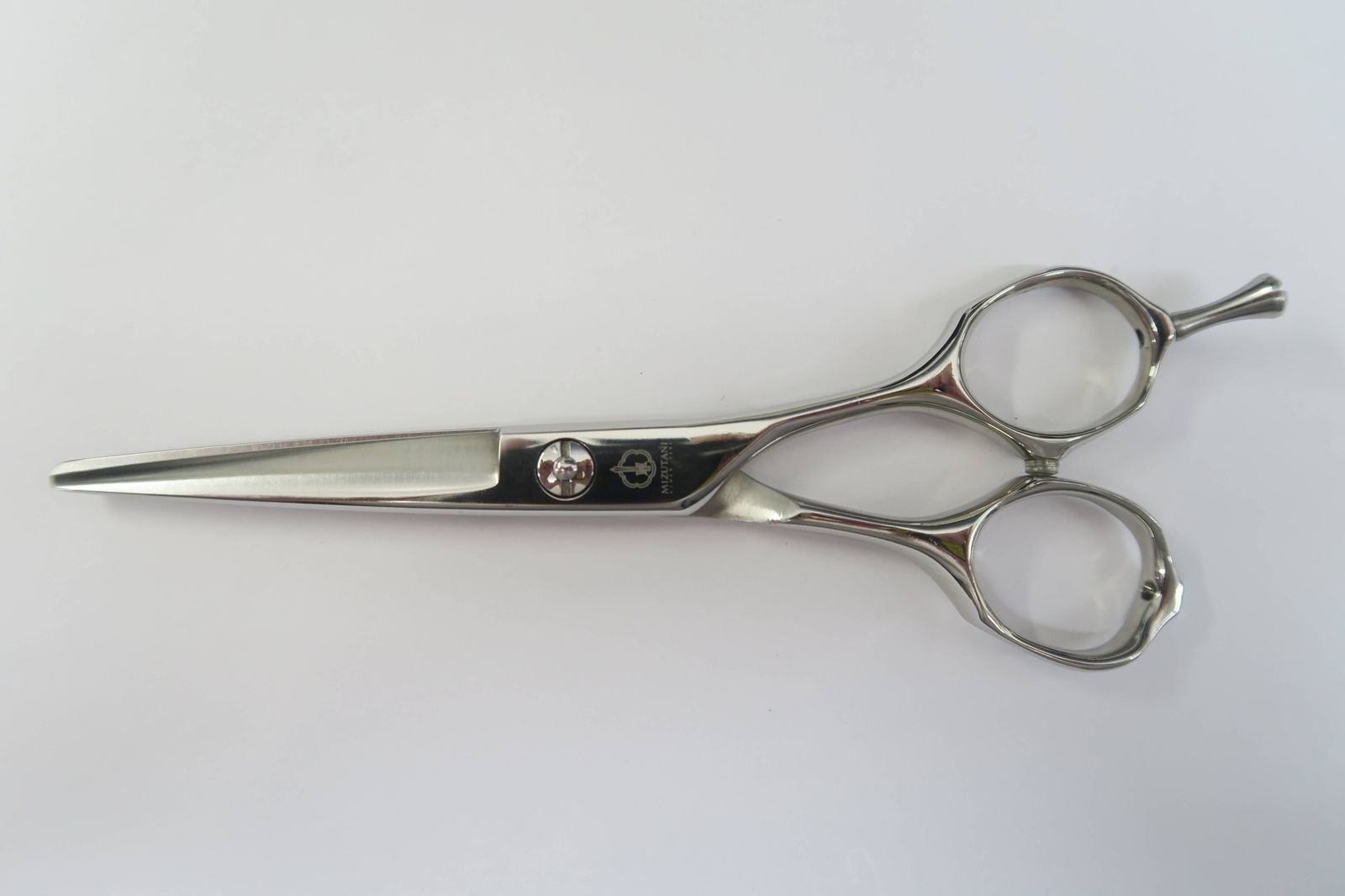 Bランク【MIZUTANI SCISSORS ミズタニシザーズ】 シザー 美容師・理容師 5.7インチ 右利き 【中古】:H-8657 - メルカリ