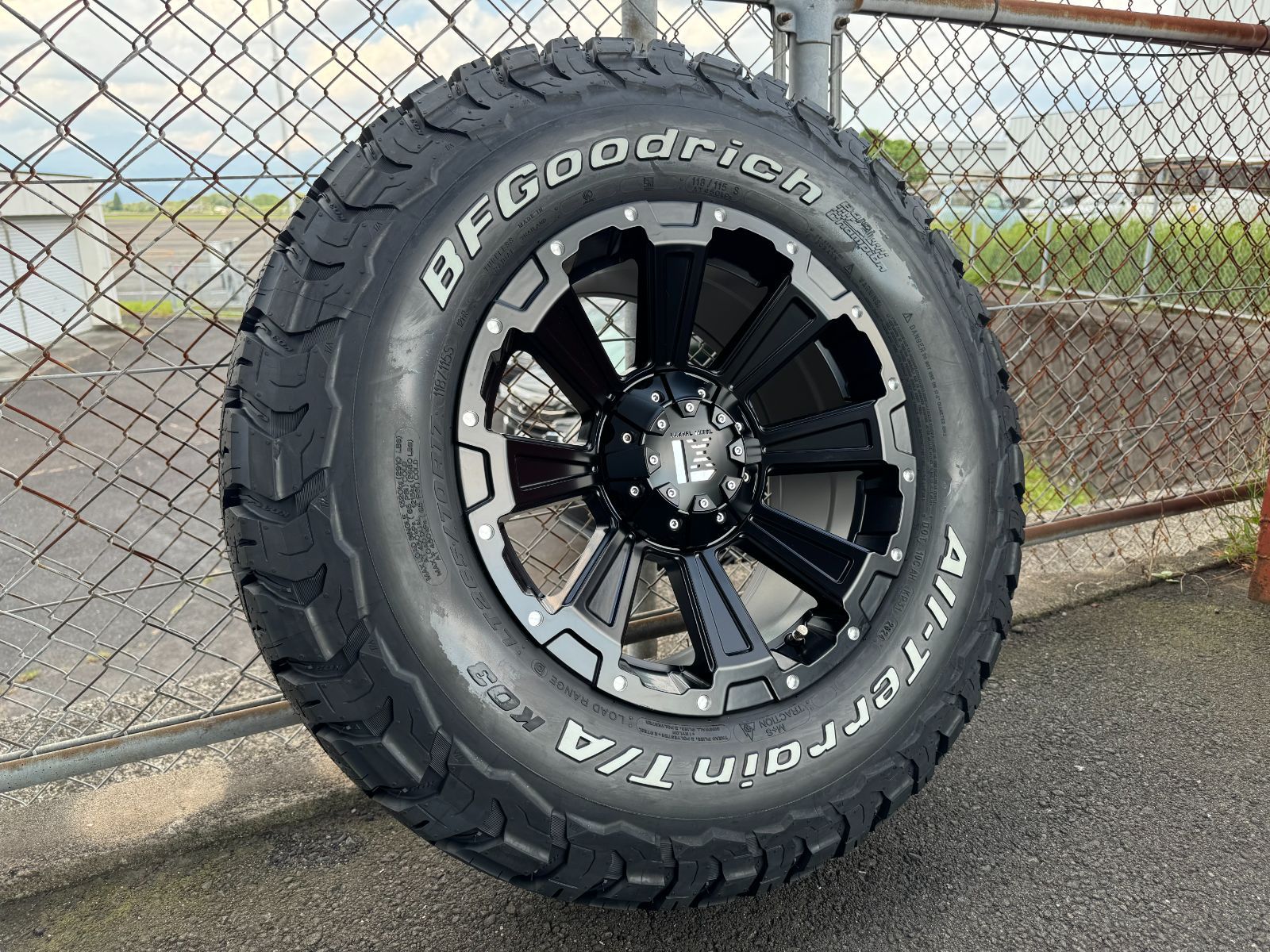 ランクル300 17インチ タイヤホイールセット BFグッドリッチ