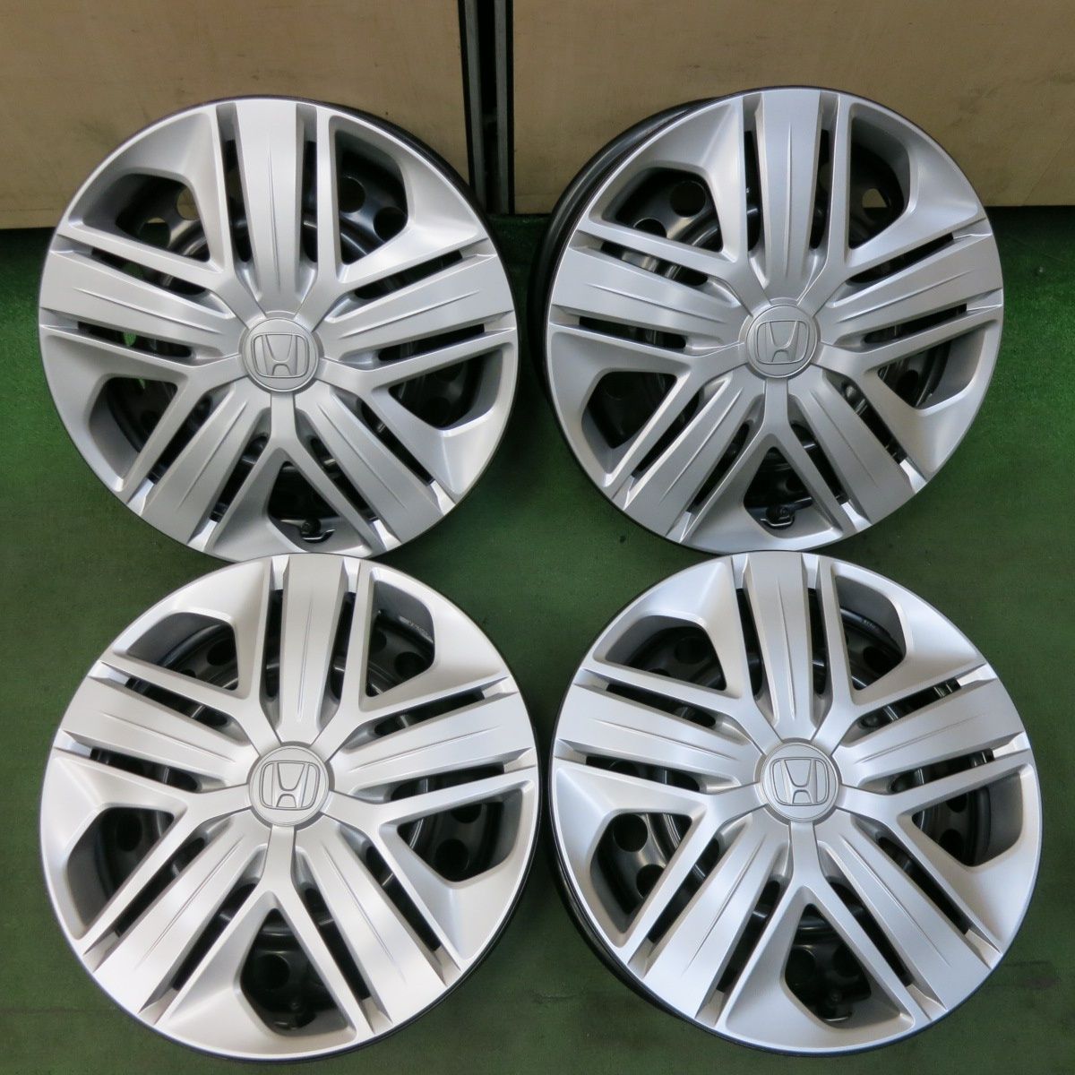 GR フィット NESS アルミホイール 　6J　+50　PCD 100　ホンダ GR フィット NESS アルミホイール 6J +50 PCD 100 ホンダ フィット