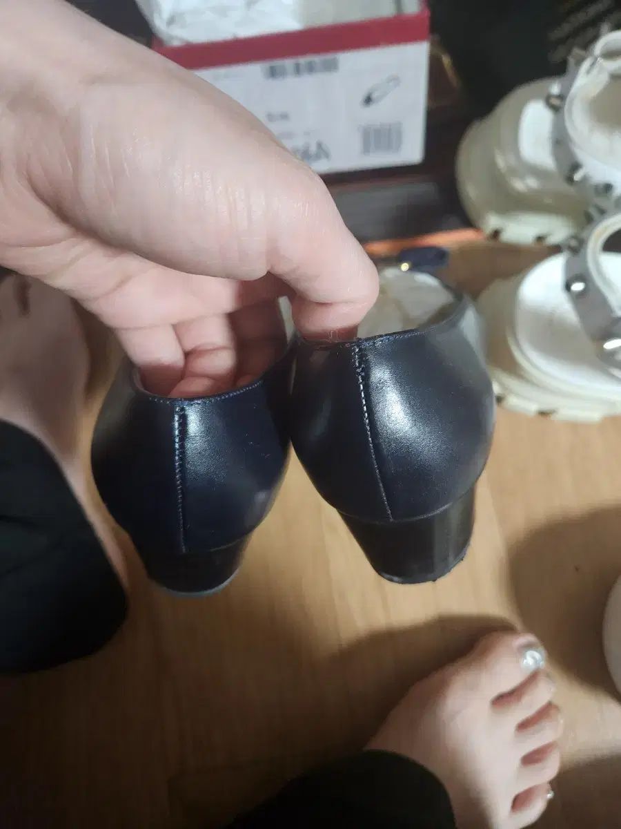 ペレガモシューズ