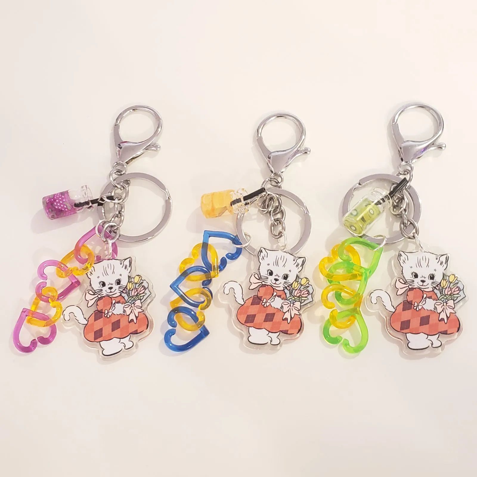 レトロ ねこ ジャラジャラキーホルダー バッグチャーム 猫ちゃん