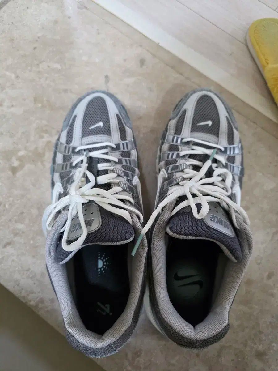 NIKE ナイキ