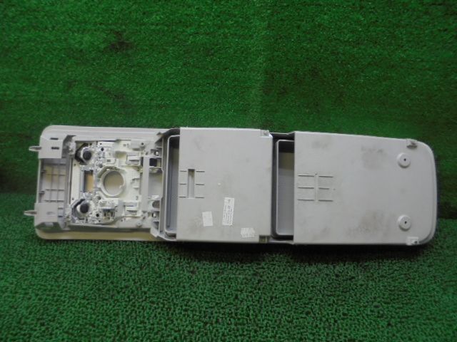 トゥーラン コンソール 平成23年 DBA-1TCAV オーバーヘッド 1T0868403 ゴルフ 2011y 8.8万km VW ゴルフ トゥーラン (DBA-1TCAV） シートカバー Dotty ＶＷゴルフ