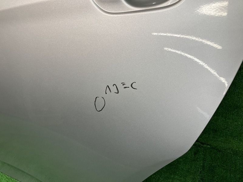 ラクティス NCP120 左リアドア G アサヒ M2L3 67004-52430 1F7